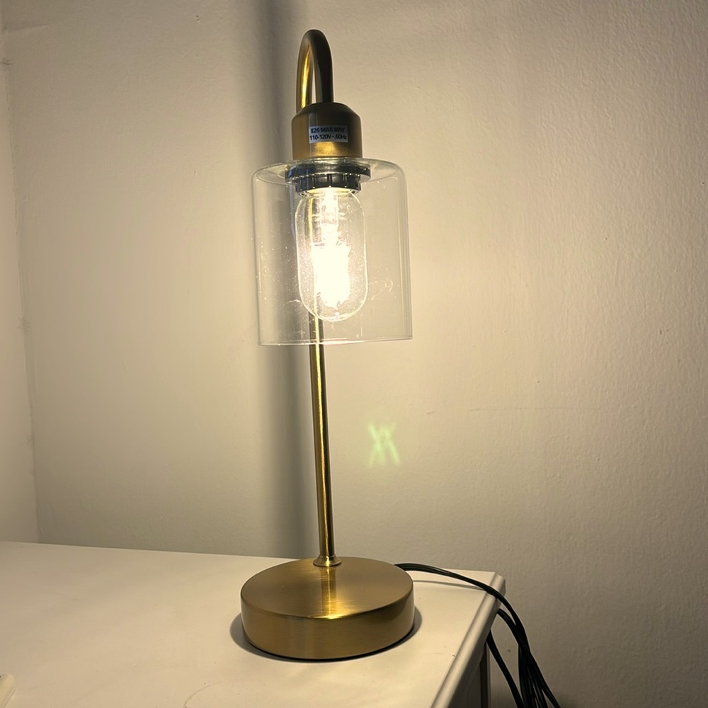 LAMP MODERN TABLE